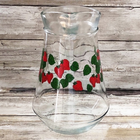 1970s Strawberry Pattern KIG Malaysia 48 oz Clear Glass Serving Pitcher - Picture 1 of 8